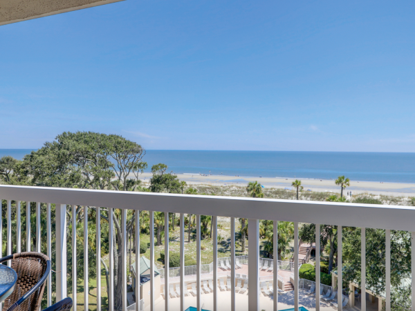 Luxurious Oceanfront Condo in Hilton Head Island - Perfect Getaway